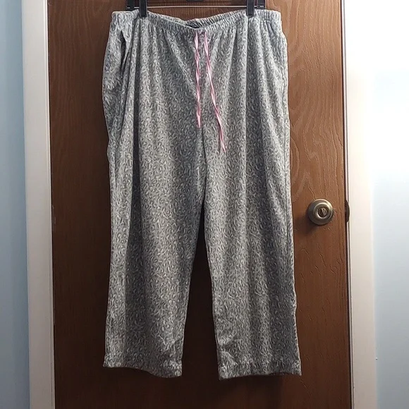 Ellen Tracy Gray Animal Print Top with Pink Accents Pajama Set Size XXL NWT - Picture 5 of 7